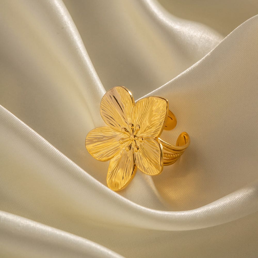 18K Gold Exquisite Vintage Flower Opening Design Versatile Ring