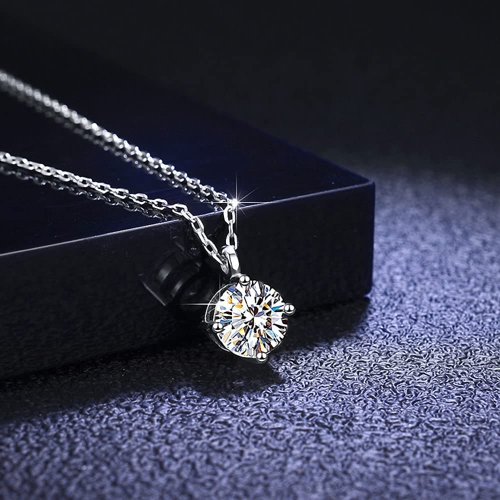 Springlight Moissanite Necklace 1CT Moissanite Diamond Pendant Necklace, D Color, VVS1 Clarity, 925 Sterling Silver Jewelry Gifts for Women, Birthday Gifts for Her, Wedding Gifts.