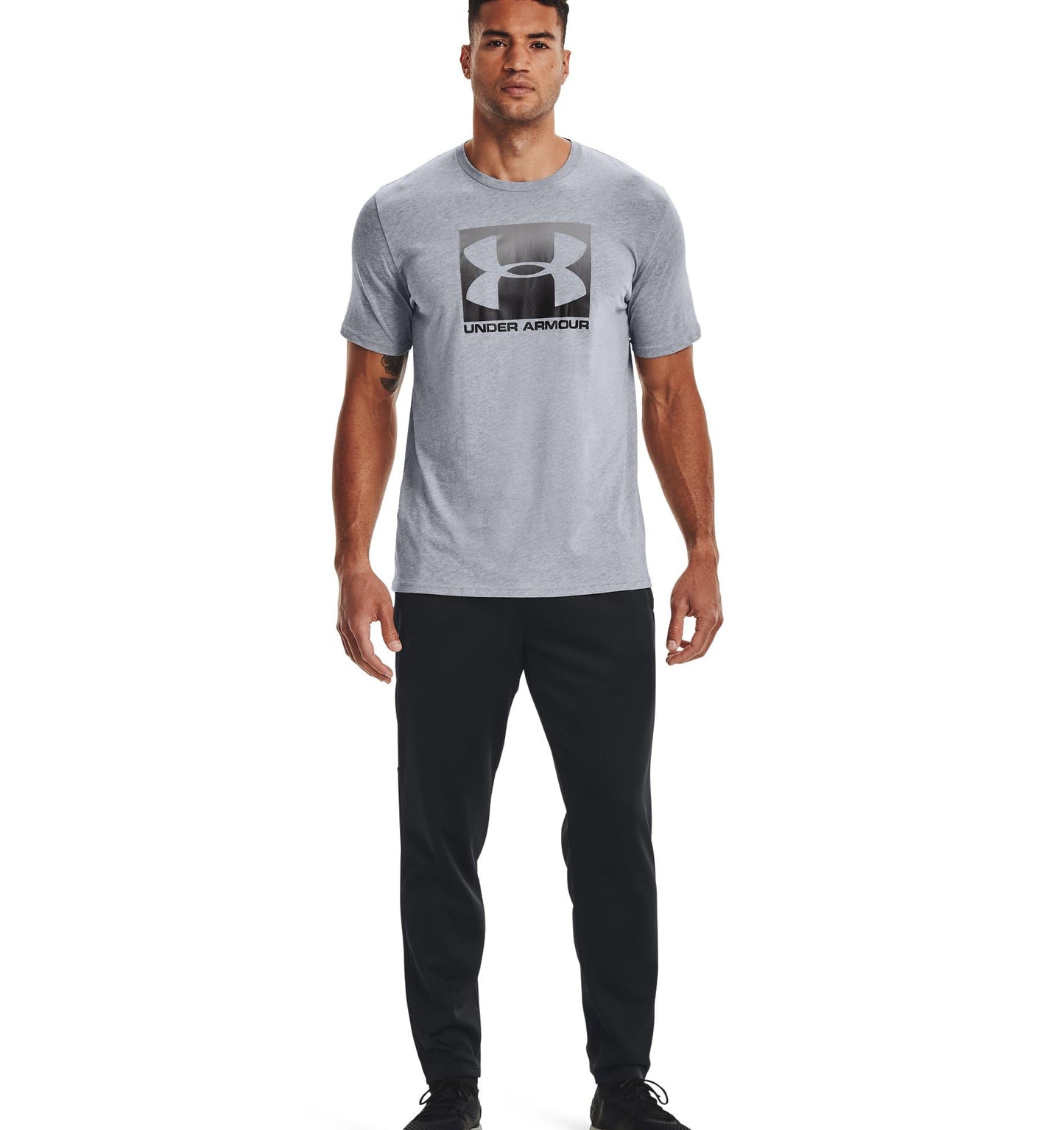 Under Armour Men UA BOXED SPORTSTYLE, Stylish and Comfortable T Shirt for Men, Breathable Gym and Fitness Clothing