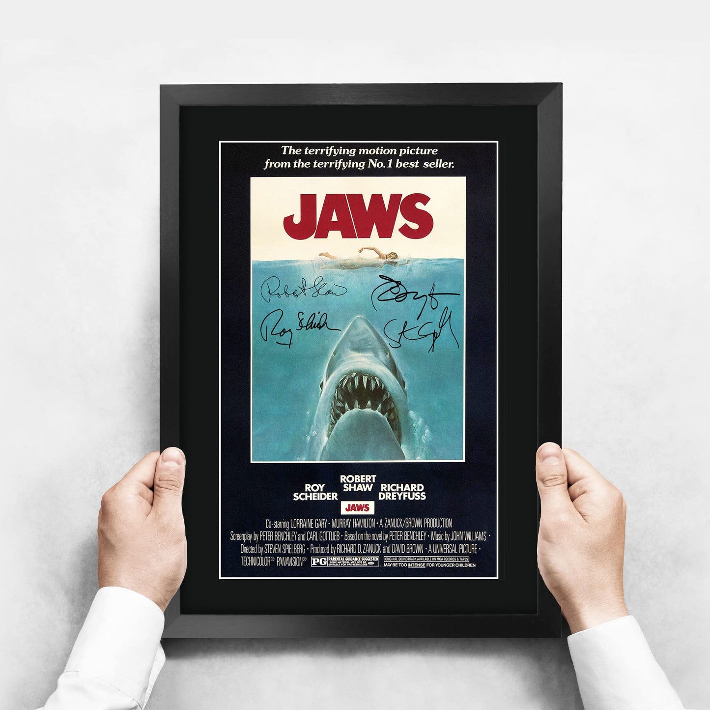 HWC Trading A3 FR JAWS Movie Poster Cast Signed Gift FRAMED A3 Printed Autograph Film Rob Scheider Robert Shaw Richard Dreyfuss Gifts Print Photo Picture Display