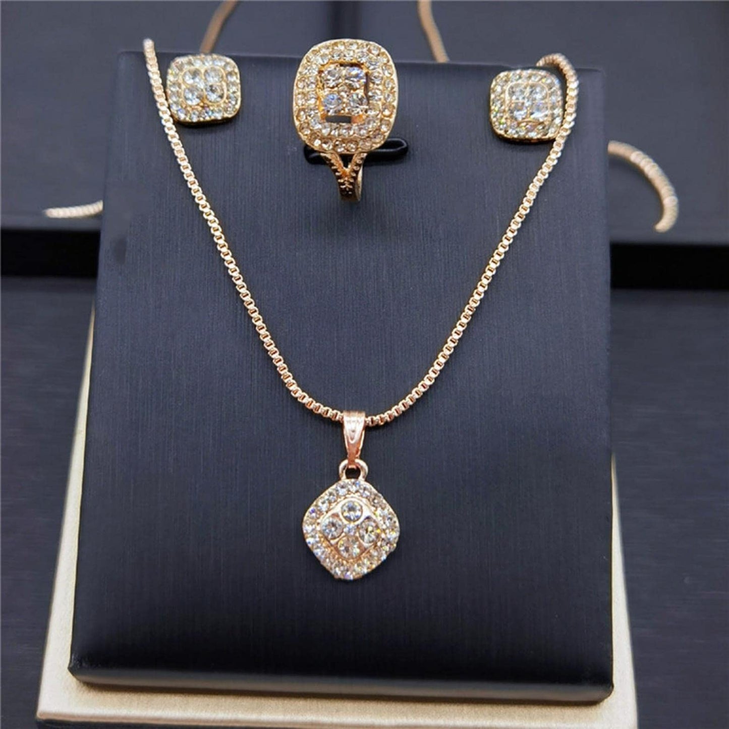 3pc Necklace Earring Set Three Piece Pendant Clavicle Chain Jewelry Set Dress Up Gold/Sliver Jewelry Set for Women Classic Prong Setting Jewelry Set Mothers Day Gifts Ring Earrings Collarbone Necklace