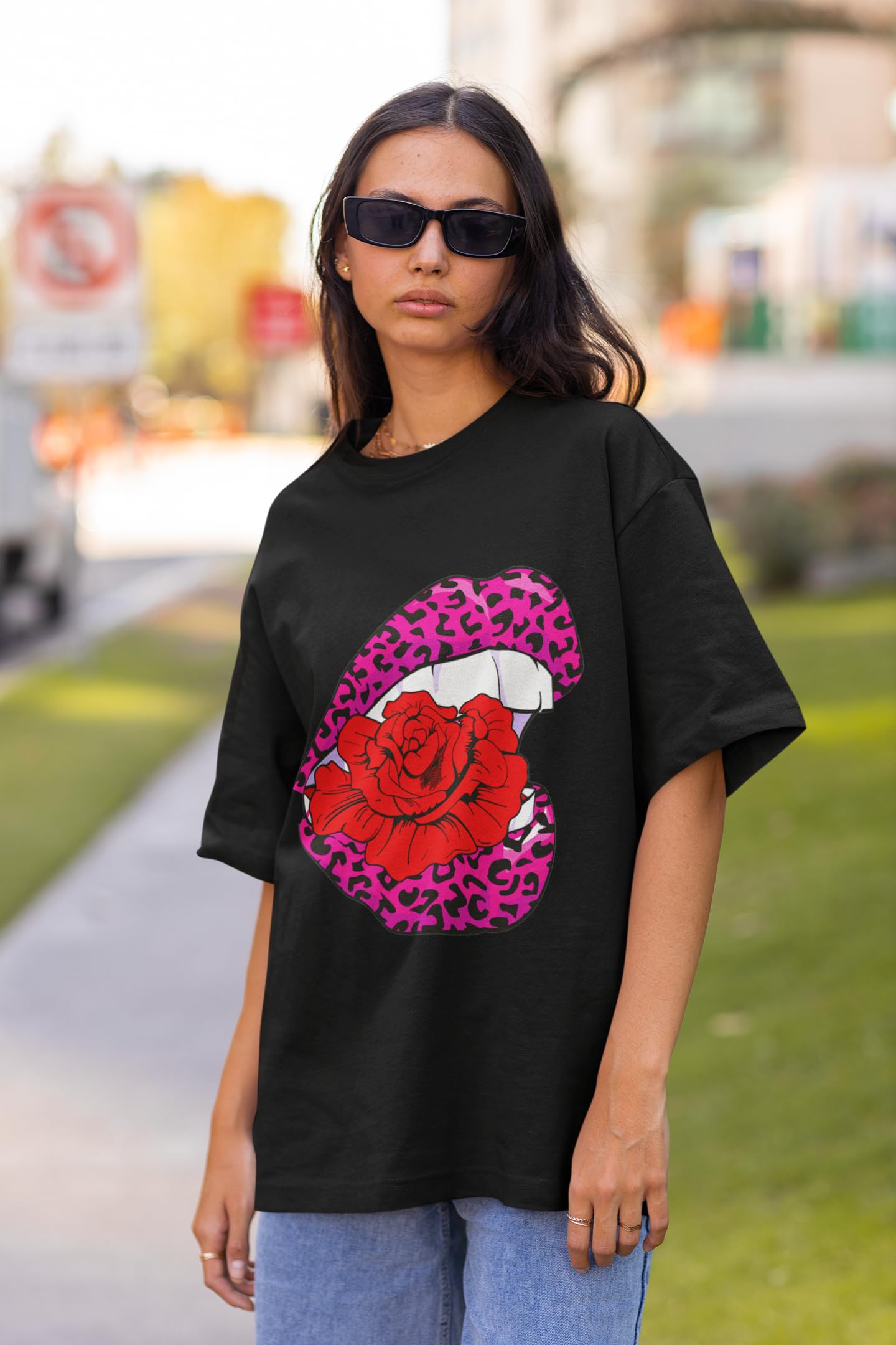 Women's Oversized Baggy Fit Printed Short Sleeve T-Shirts (UK, Alpha, S, Regular, Regular, Black : Lips Printed T-Shirt)