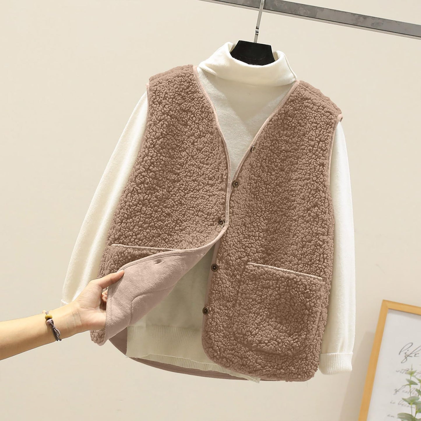 Teddy Fleece Gilet for Women Sleeveless V-neck Button Down Vest Sherpa Fluffy Waistcoat Coat Solid Color Lightweight Cozy Gilets Ladies Winter Soft Jacket with Pockets Fur Fuzzy Coat Outwear Clearance