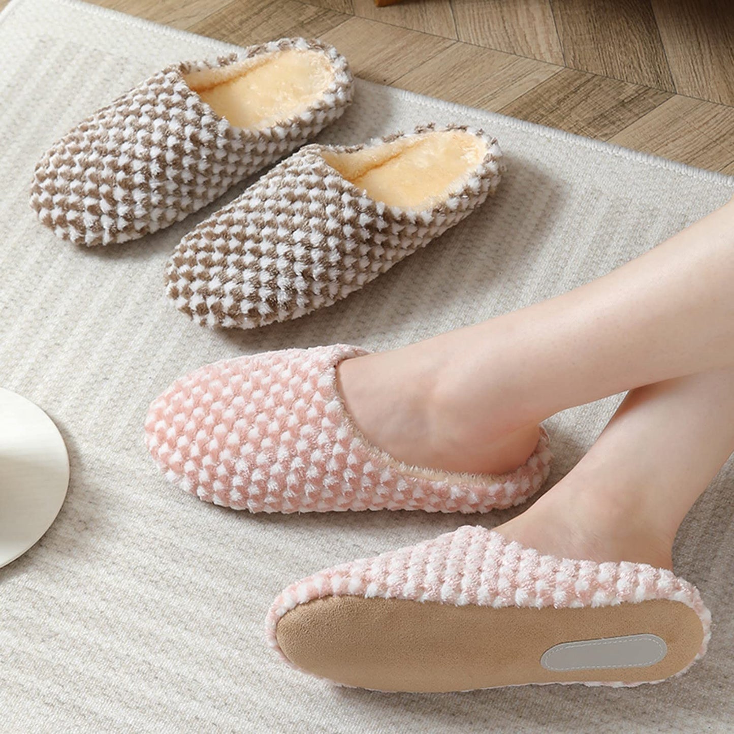 Under 0.99 Fall Winter Fuzzy Slippers For Women Gifts For Her 2022 New Polka Dot Mute Japanese Indoor Slippers Wooden Floor Home Non Slip Couple Men And Women Plus Size Cotton Slippers UK Size