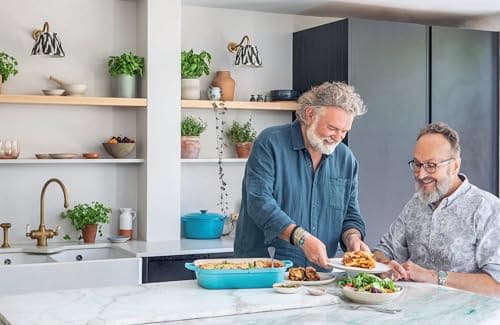 The Hairy Bikers' Ultimate Comfort Food: Over 100 delicious recipes the whole family will love!