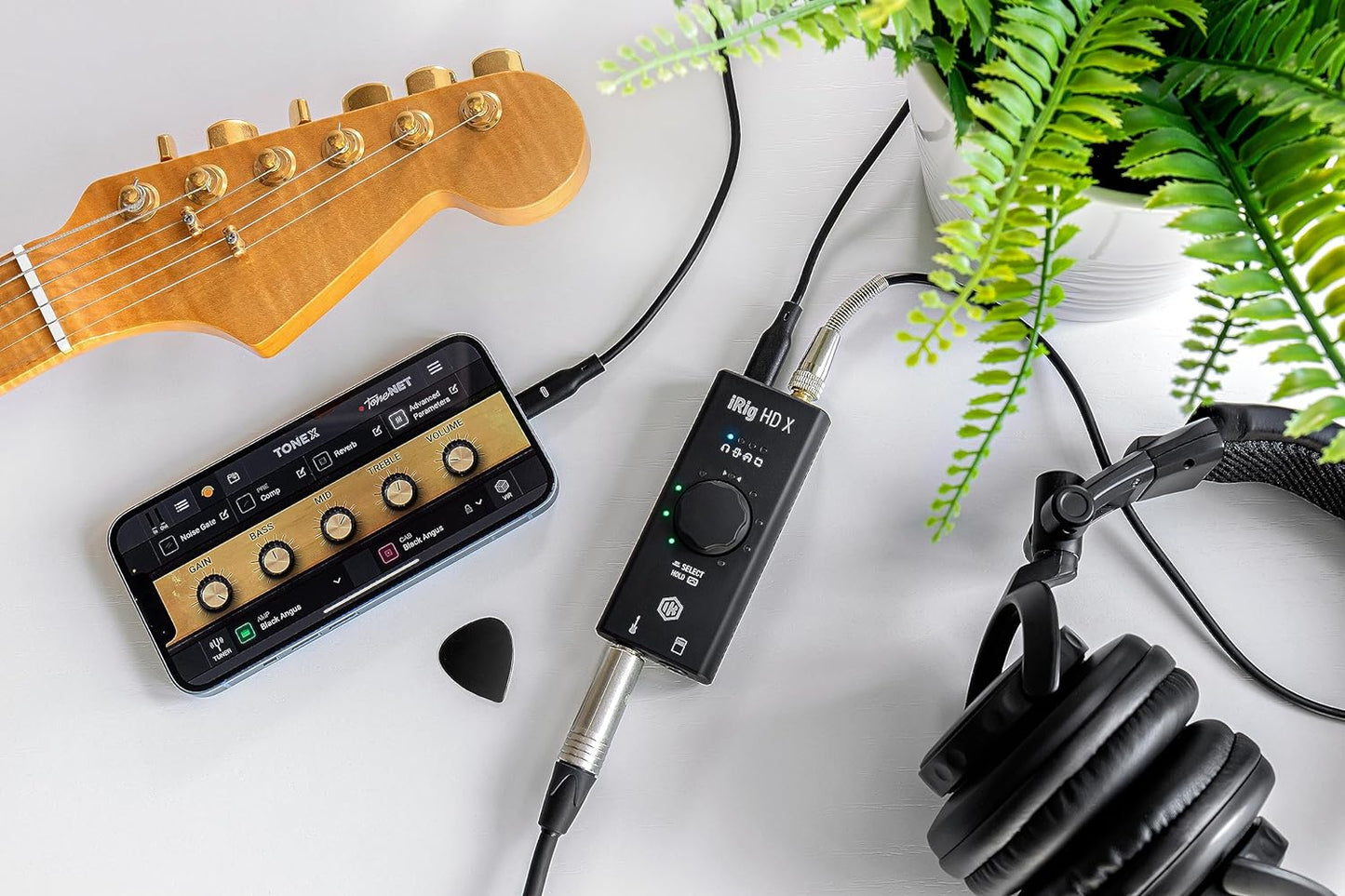 iRig HD X guitar audio interface for iPhone, iPad, Mac, iOS and PC with USB-C, Lightning and USB cables and 24-bit, 96 kHz music recording